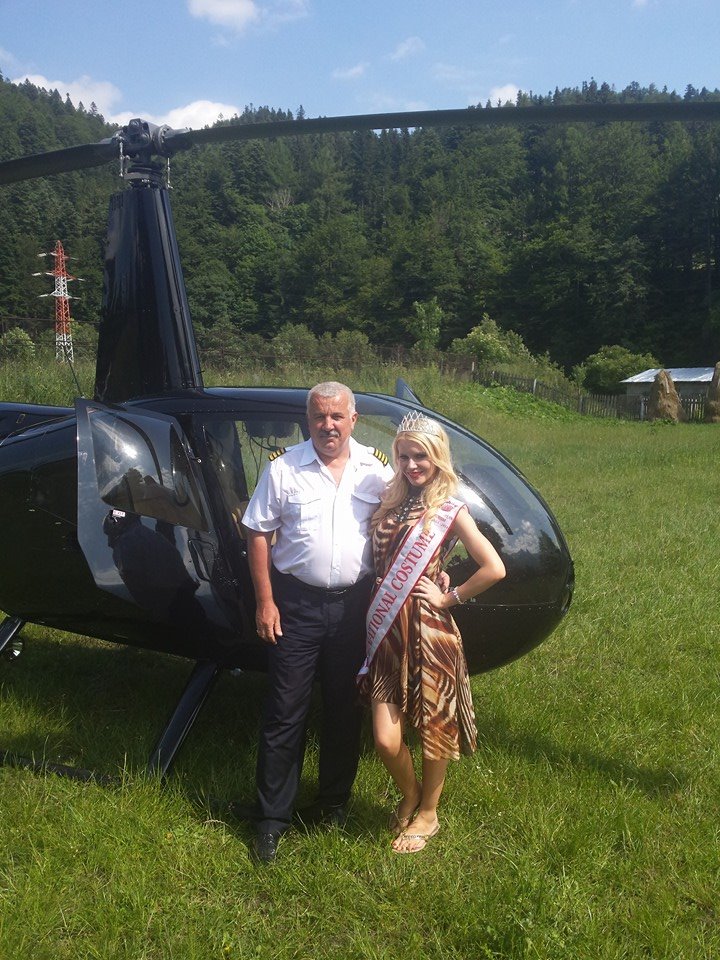 13 Helicopter ride with a pilot