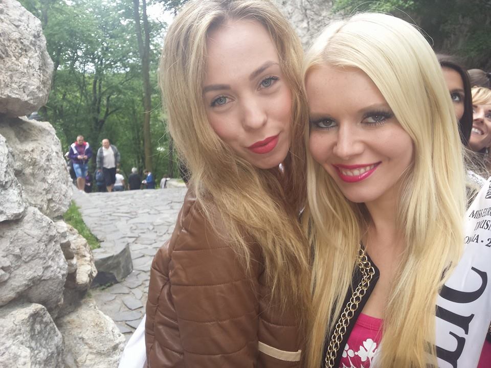 Miss Czech with Miss Estonia!