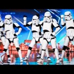 Všichni jim tleskali ve stoje! Podívejte se na neuvěřitelné vystoupení vojáků ze Star Wars!